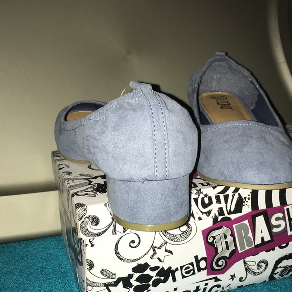 Gorgeous NWT comfortable blue shoes comfortable - Picture 3 of 3